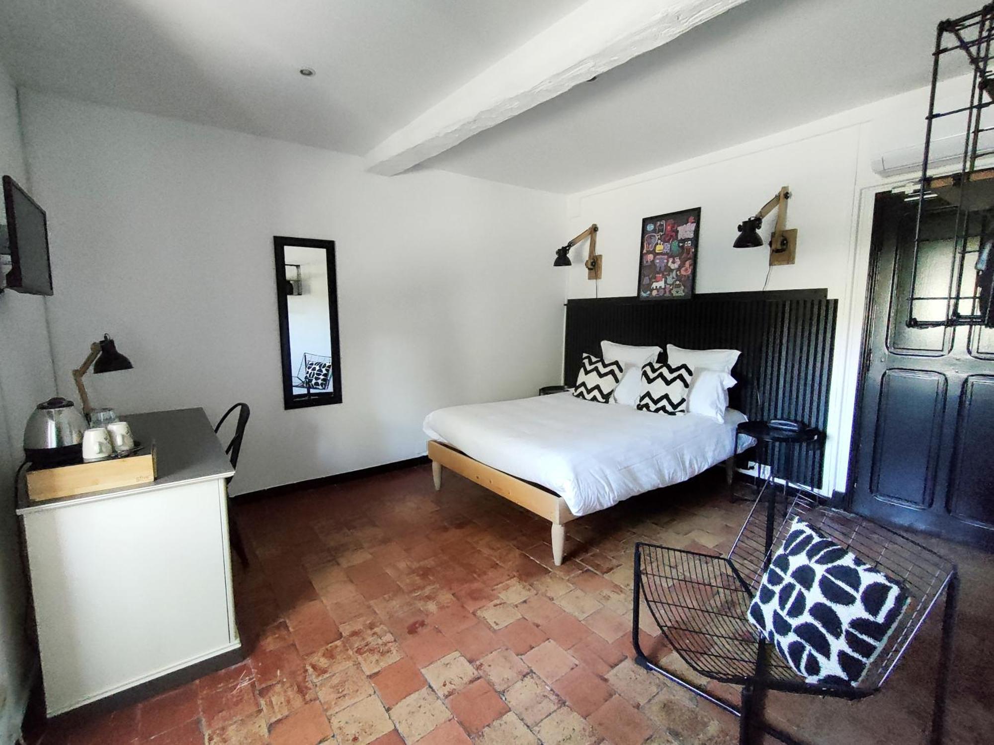 Hotel Restaurant L'Art Des Mets By Cote Jardin Conilhac-Corbières 外观 照片